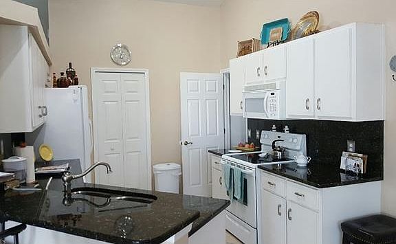 5th image of 2126 SE 5th Ct