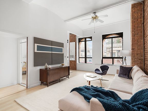 2nd image of 39 E 12th St APT 806