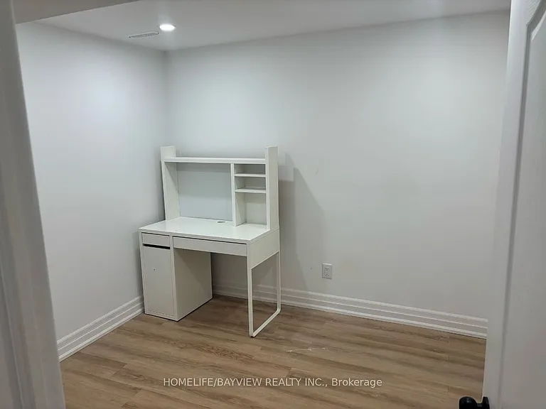 110 Woodpark Pl #BASEMENT — Photo 9