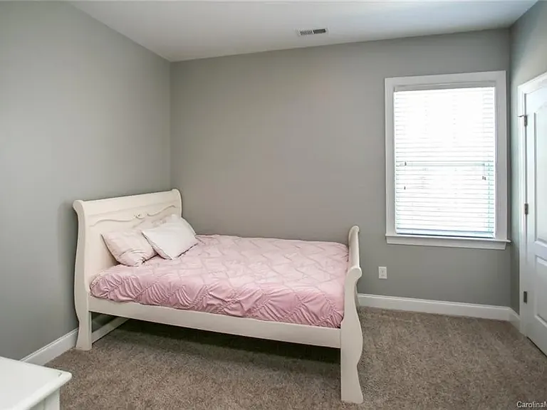 8606 Burnside Ln — Photo 2