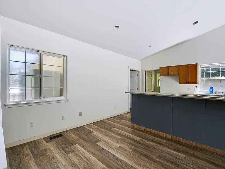11341 8th Ave NE — Photo 12