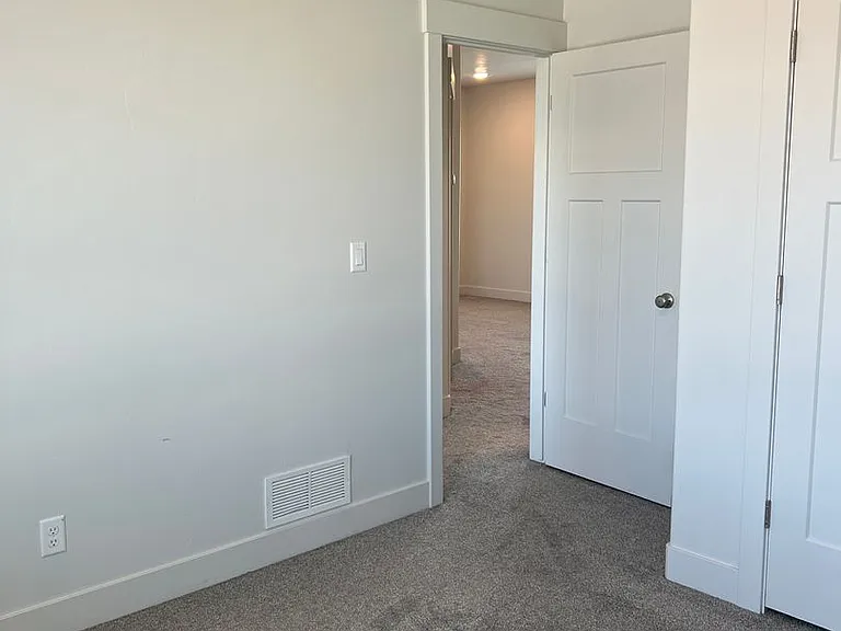 835 S 2380 W — Photo 43