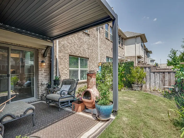 2724 Splendor Dr — Photo 22