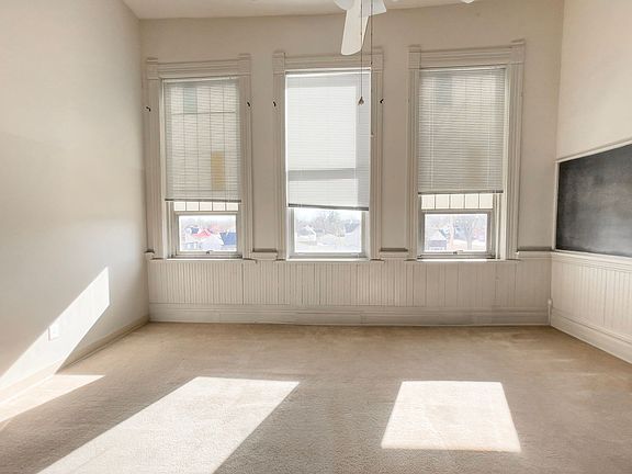 5th image of 400 E South A St #259013a52