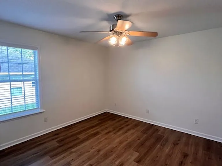 4077 Huntley Dr — Photo 10