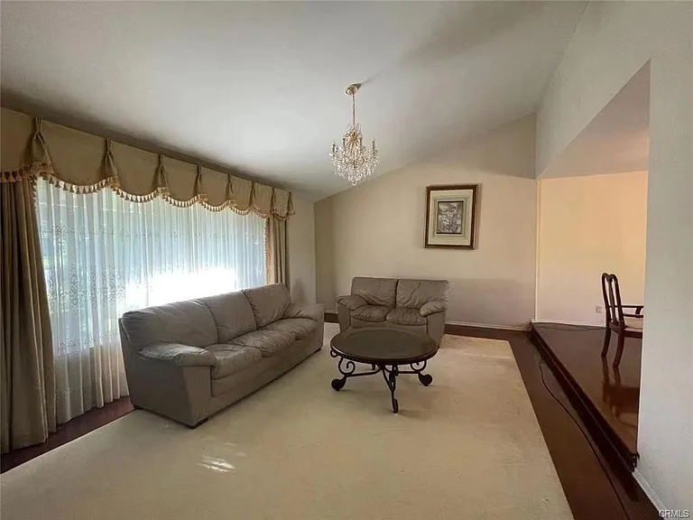 1420 Kensington Dr — Photo 9