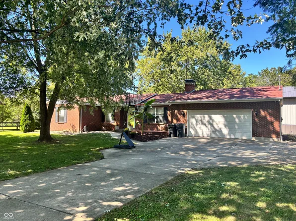 2216 Jenny Lynn Dr, Lawrenceburg, IN 47025