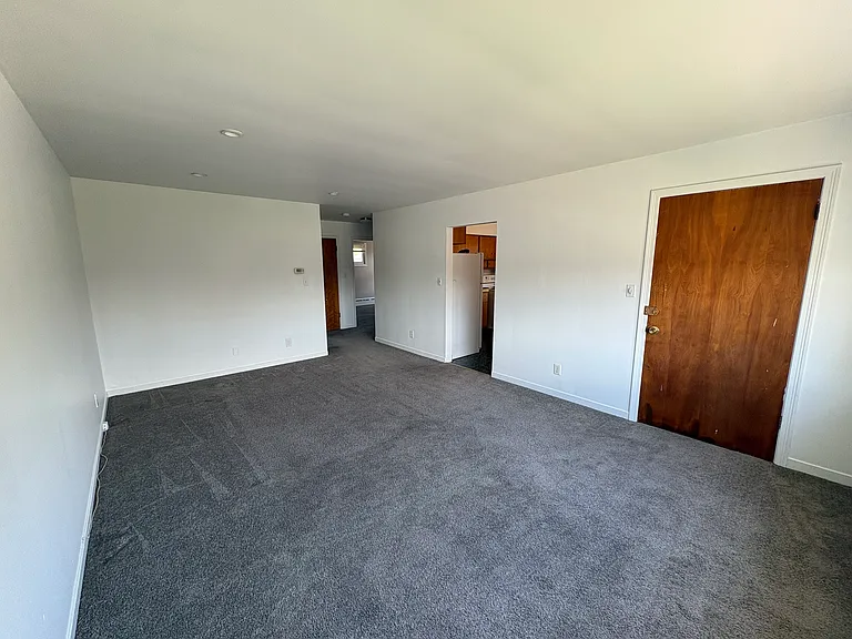48 Joseph Dr — Photo 6