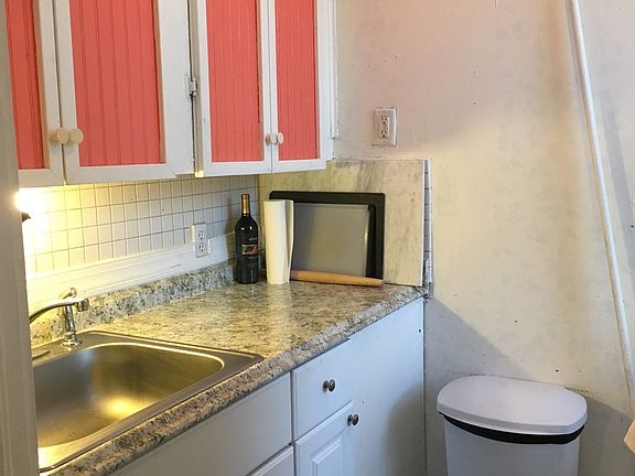 4th image of 118 E Anderson St APT C