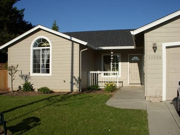 1st image of 10509 NE 52nd Ct