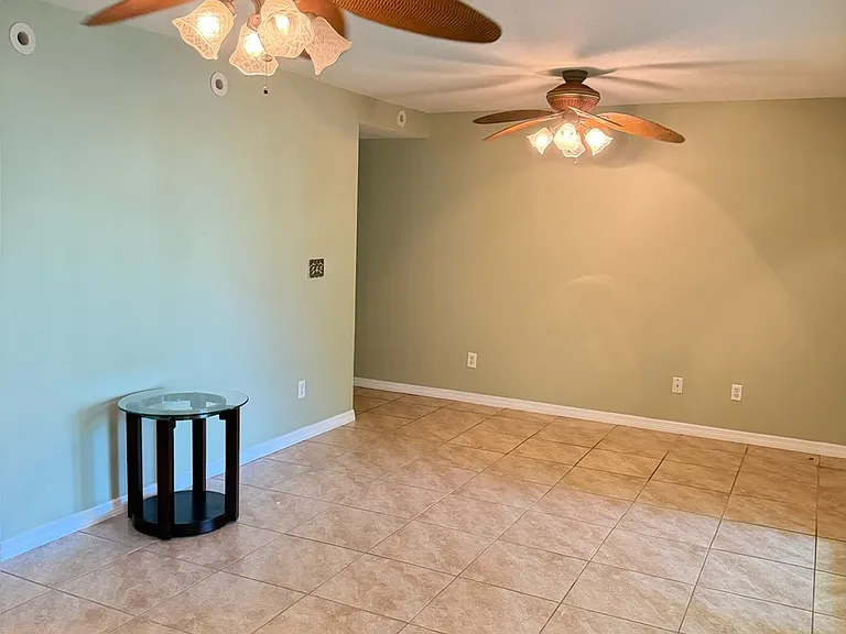 1934 Westminster Cir #9-5 — Photo 6