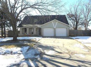 3821 Vick Cir, Del City, OK 73115
