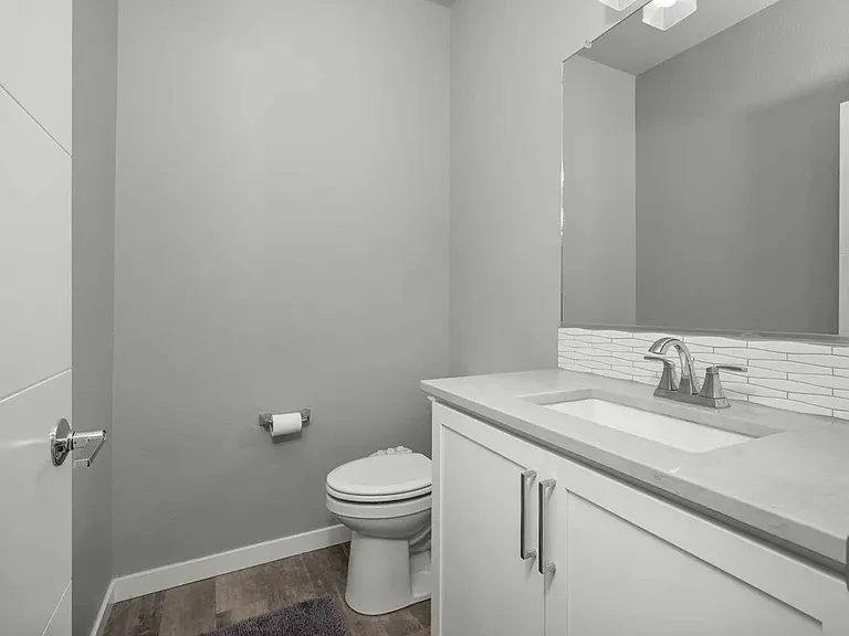 W Centennial Pl — Photo 7