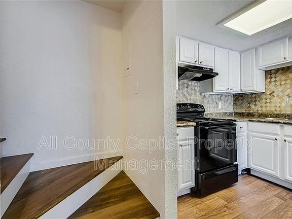4th image of 300 Carmen Ct APT 126