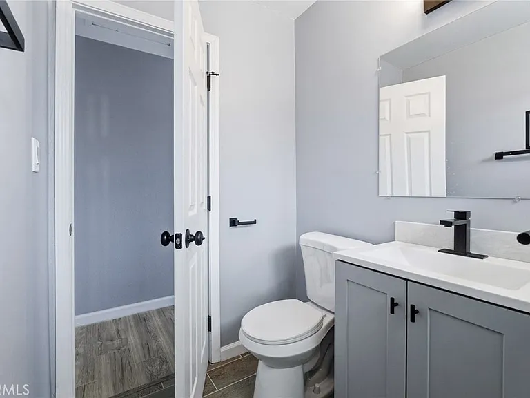 937 E Elizabeth St — Photo 15