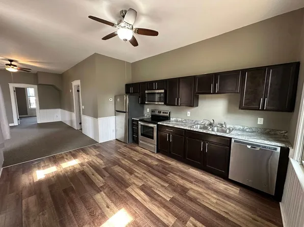 309 S 8th St, Quincy, IL 62301