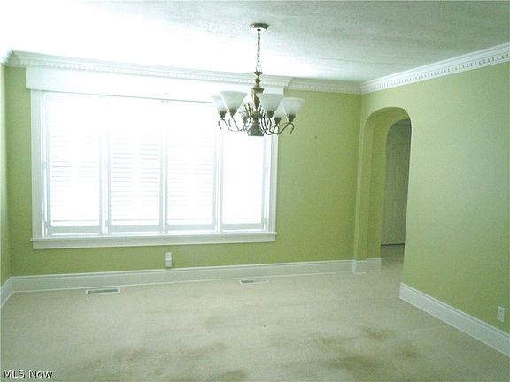 4th image of 137 E Lawn Ave