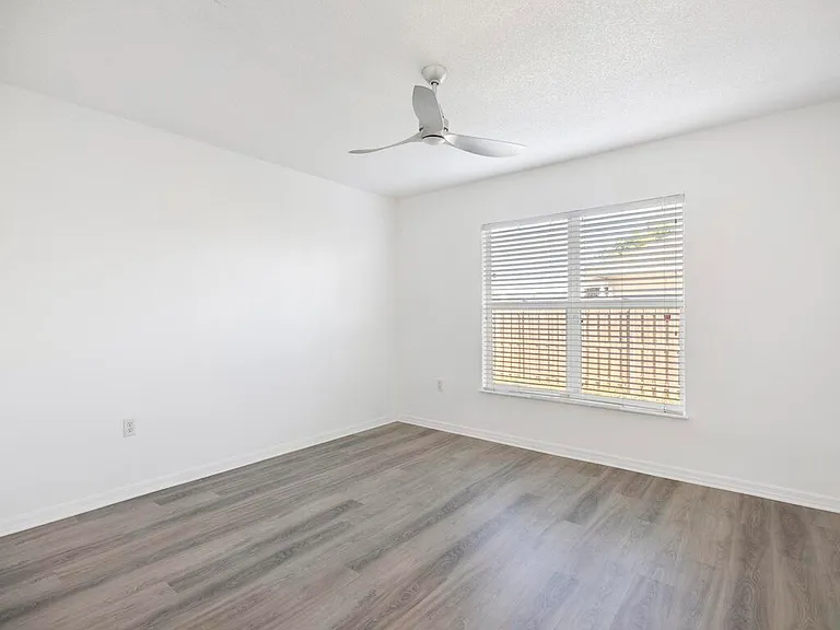 981 SW McElroy Ave — Photo 34
