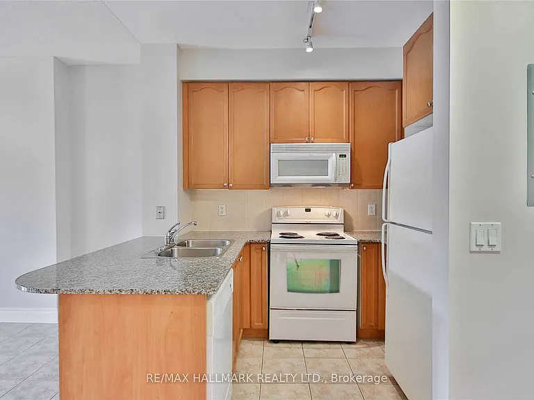 8201 Islington Ave #411 — Photo 7