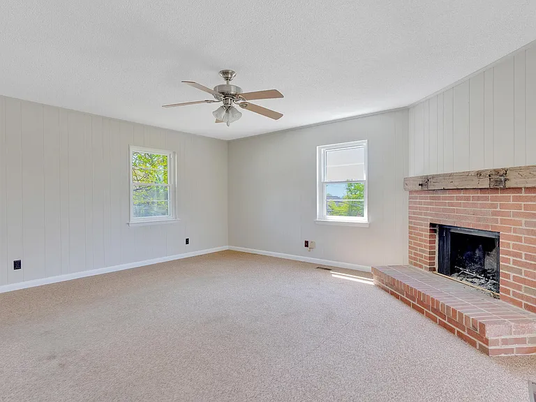 1109 James Blvd — Photo 21