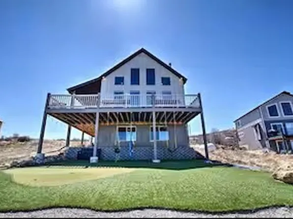 650 N Cambry Dr, Garden City, UT 84028