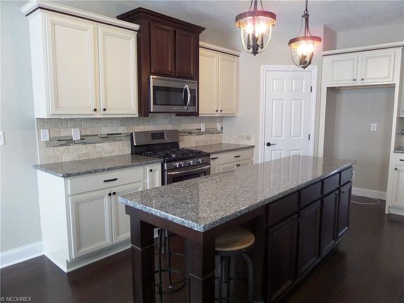 3rd image of 6137 Summer Lake Dr