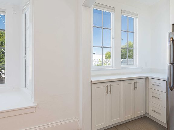 4th image of 3017 22nd St #1