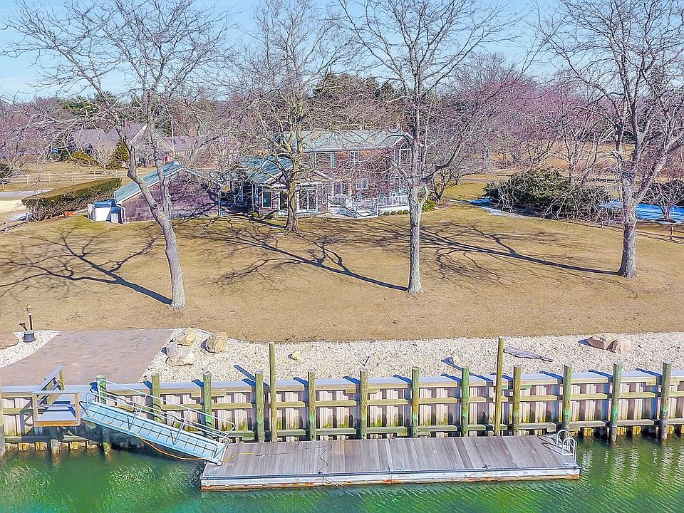 1st image of 580 Wiggins Ln