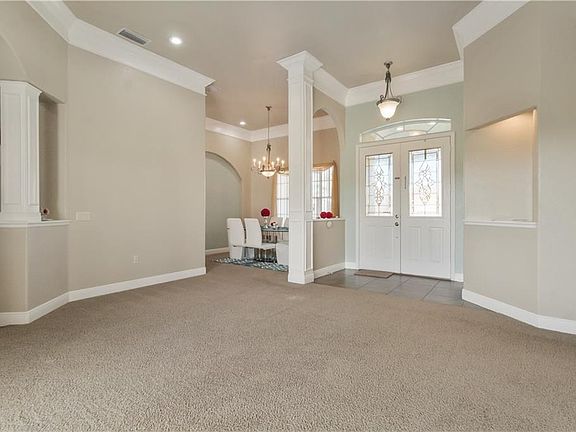 3rd image of 2890 Dunhill Cir