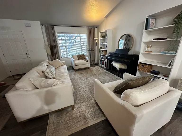 3003 W Pudu St — Photo 4