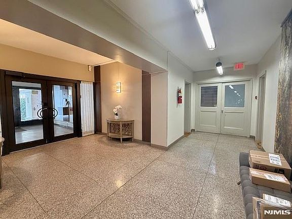 4th image of 95 Orient Way APT 1H