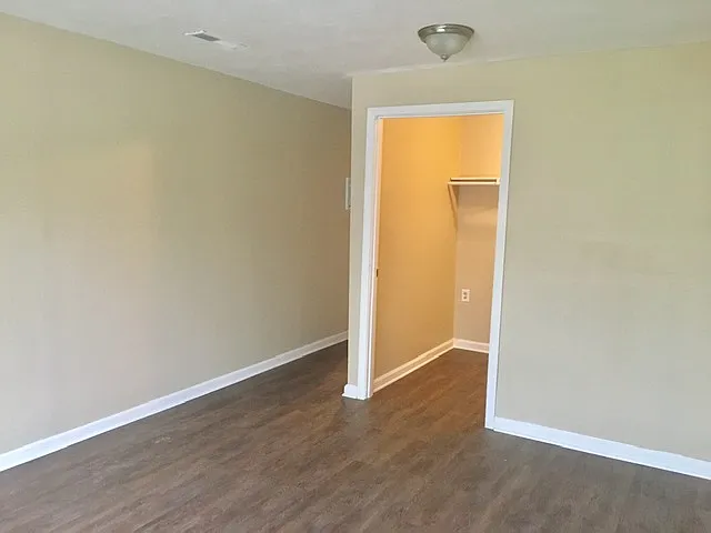9403 Shenandoah Dr — Photo 31