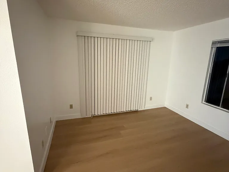 9044 Chantry Ave — Photo 6