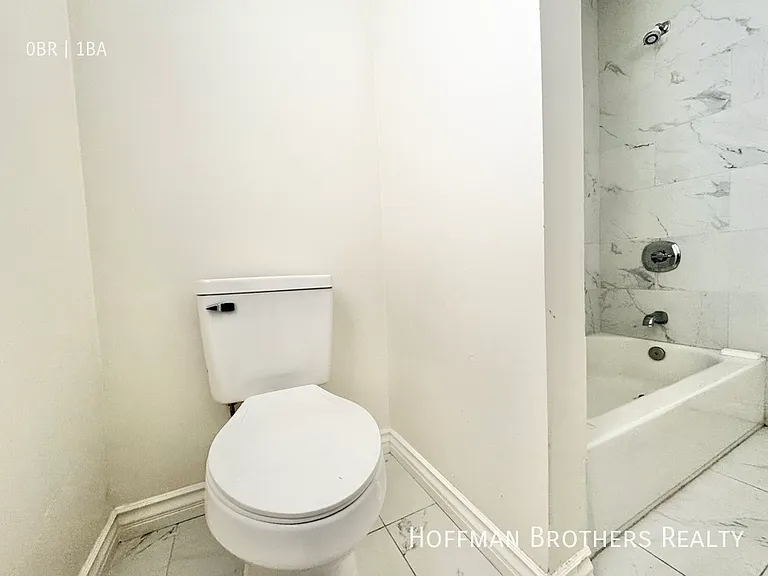 1209 S La Cienega Blvd — Photo 8