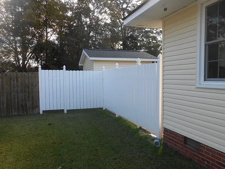 1402 Vance Dr — Photo 17