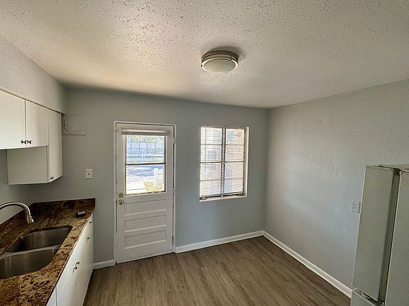 3rd image of 1111 W Reynolds St #D