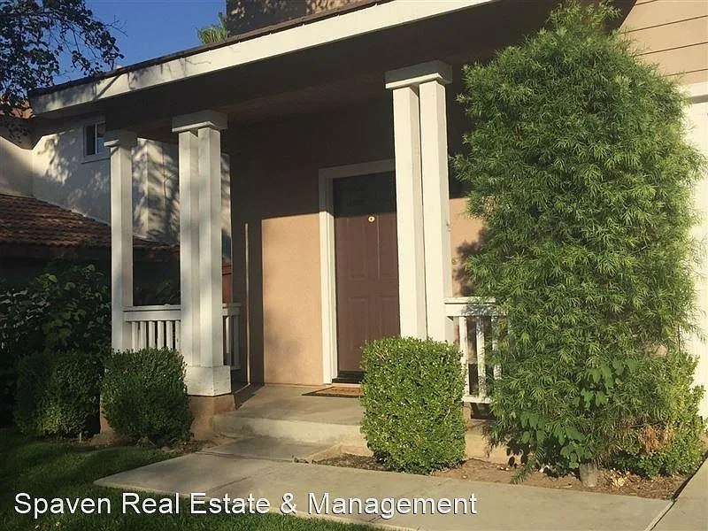 3 bed, 2.5 bath, 1700 sqft, $3,400 — Photo 2