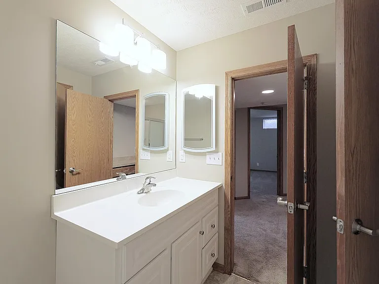 8919 Truchard Rd — Photo 25
