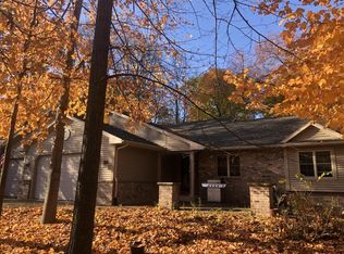 265 Glacial Dr, Slinger, WI 53086