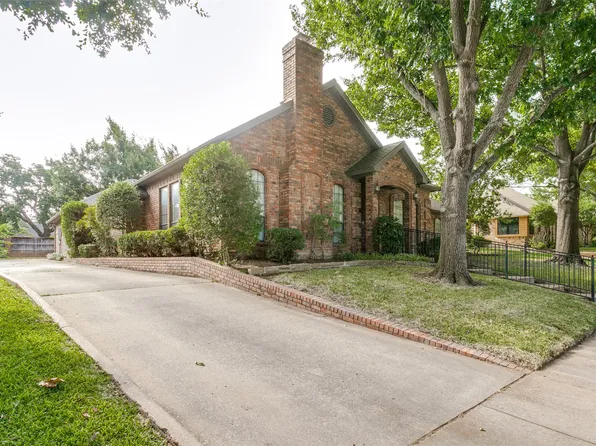 3208 Channing Ln, Bedford, TX 76021