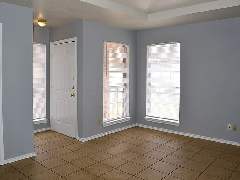 602 Crestridge Ct — Photo 5