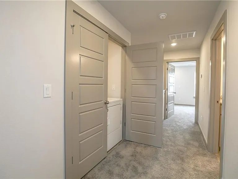 3428 Vel Mews — Photo 24