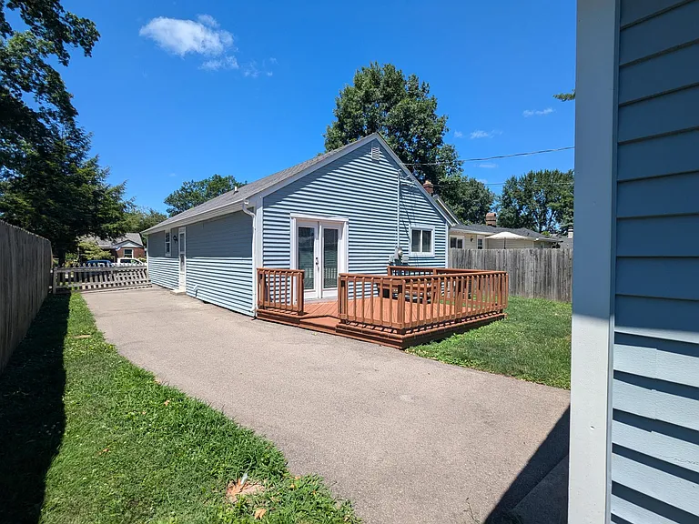 6019 Kingsley Dr — Photo 13