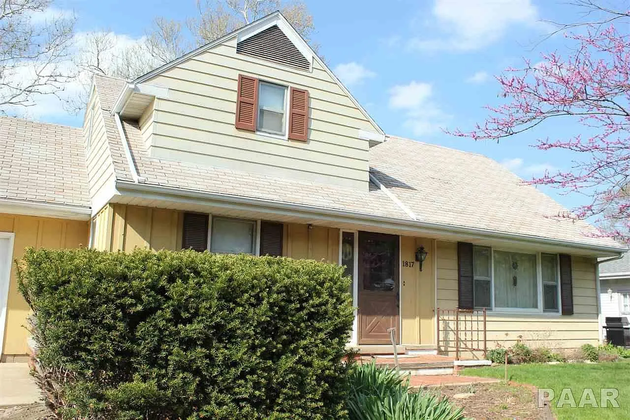 1817 W Lake Ave photo 1