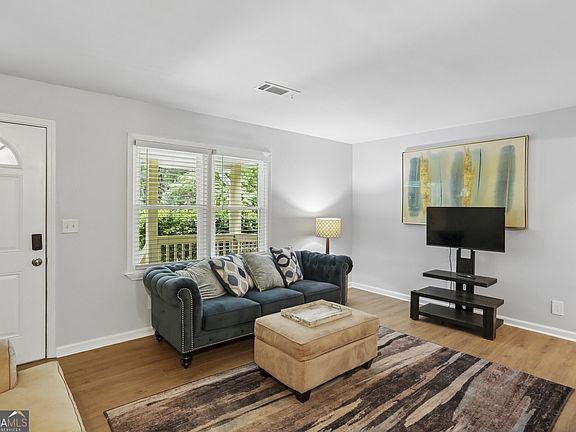 2nd image of 2891 White Oak Dr
