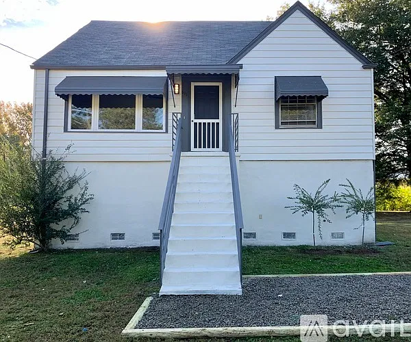 4 bed, 1350 sqft, $1,650 — Photo 2
