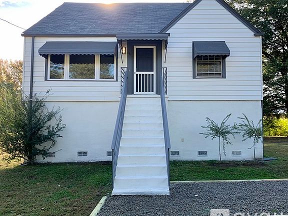 2nd image of 611 Poplar St