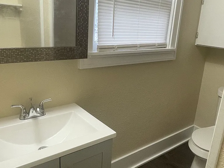220 E Toronto Ave #3 — Photo 10