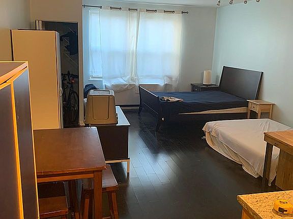 3rd image of 525 W Hawthorne Pl APT 103