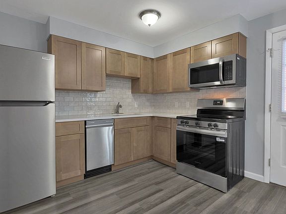 3rd image of 870 N Meadows Ct APT B